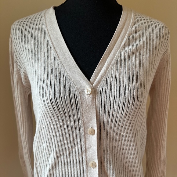 *SAKS FIFTH AVENUE* Ivory V-Neck Button Down Cardigan Sweater Size Medium - Picture 2 of 7
